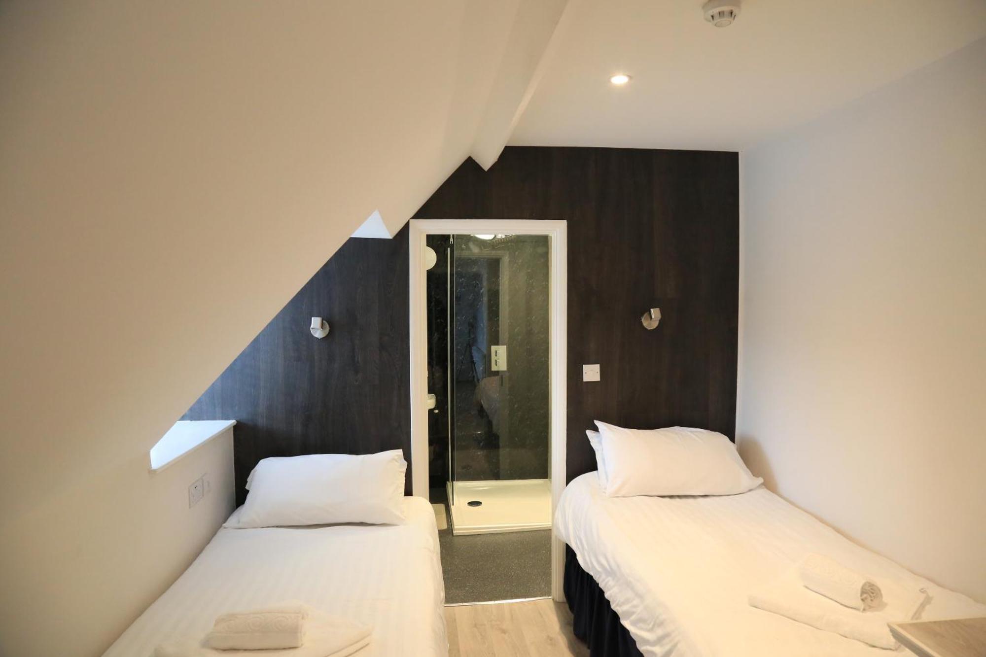 Debden Guest House Hillingdon Rum bild