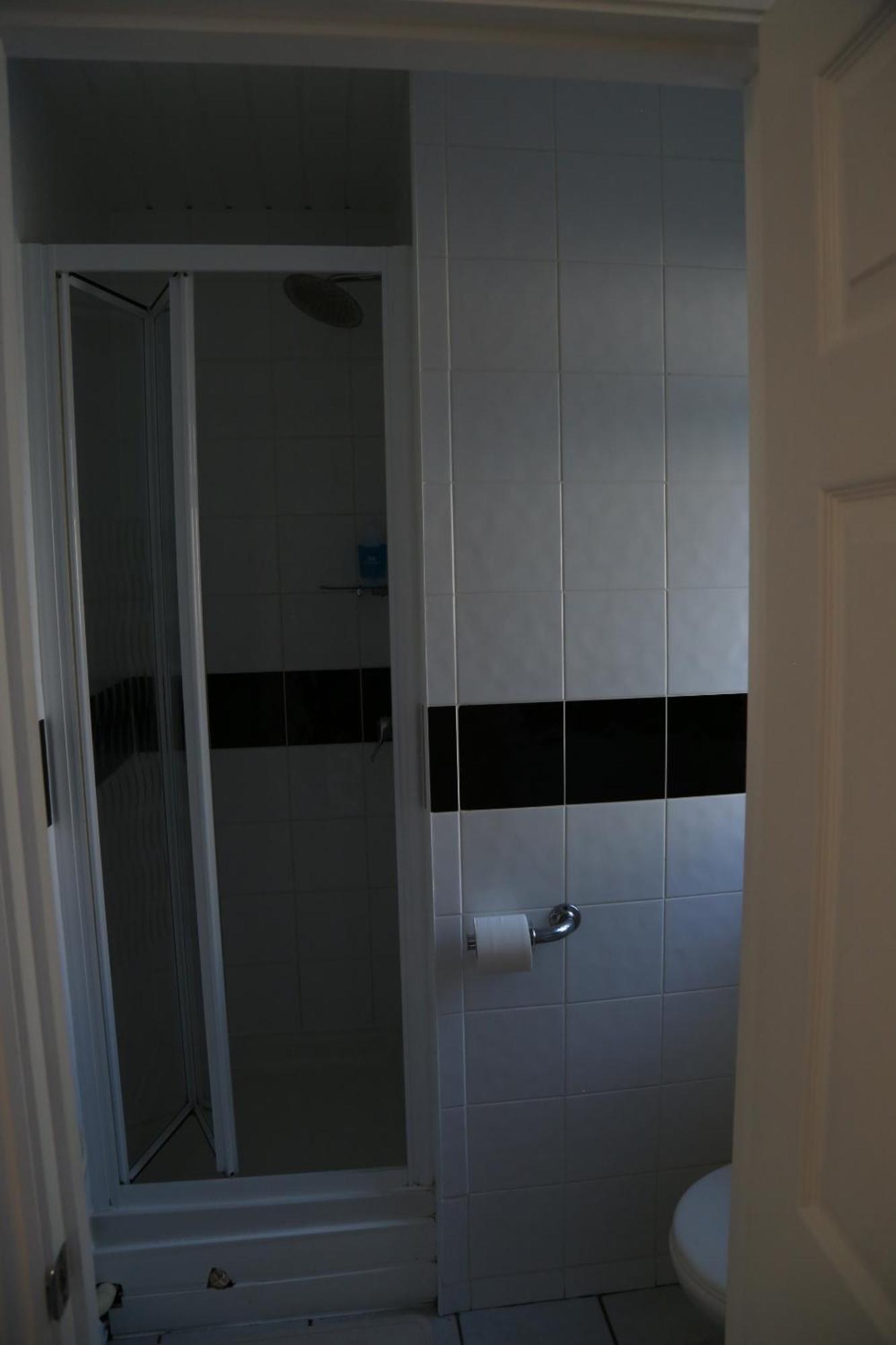 Debden Guest House Hillingdon Rum bild